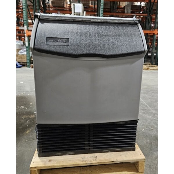 Scratch and Dent Ice-O-Matic CIMU220FA90 24 1/2" Air-Cooled Undercounter Full Dice Cube Ice Machine with 74 lb. Bin - 223 lb., 115V