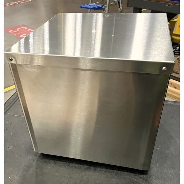 Scratch and Dent Vollrath CT2H-120250 JT1H Conveyor Toaster with 2 1/2" Opening - 120V, 1600W
