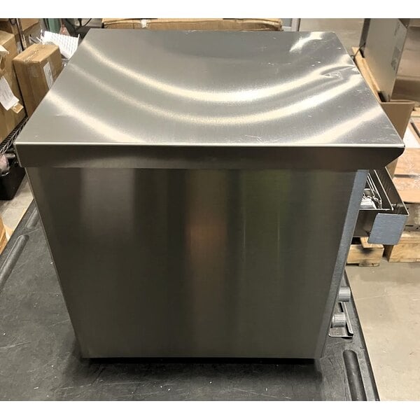 Scratch and Dent Vollrath CT2H-120250 JT1H Conveyor Toaster with 2 1/2" Opening - 120V, 1600W