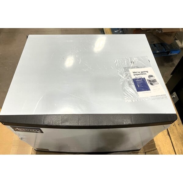 Scratch and Dent Avantco Ice MC-H-430-A 30" Air Cooled Modular Half Cube Ice Machine - 400 lb.