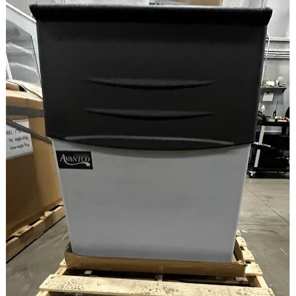 Scratch and Dent Avantco Ice BIN27530 30" Ice Storage Bin - 375 lb.