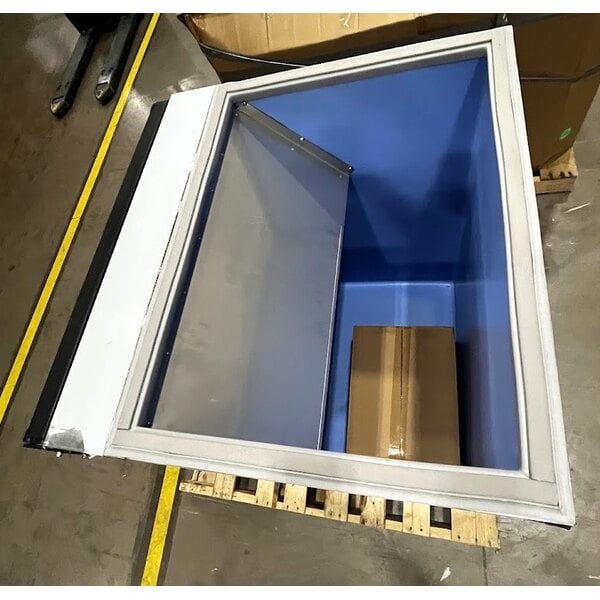 Scratch and Dent Avantco Ice BIN27530 30" Ice Storage Bin - 375 lb.