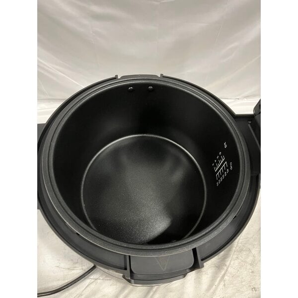 Scratch and Dent Avantco RCSB90 90 Cup (45 Cup Raw) Digital Electric Rice Cooker / Warmer with Hinged Lid - 240V, 2,500W