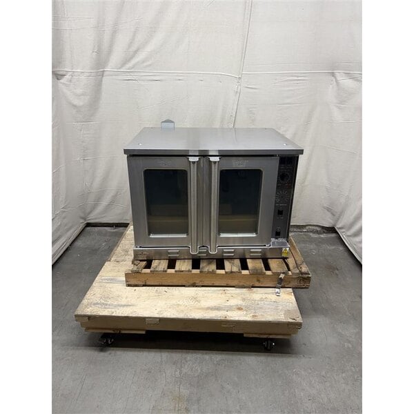 Scratch and Dent MainStreet Equipment EC1-C Single Deck Electric Full Size Convection Oven with Legs - 208V, 3 / 1 Phase, 11 kW