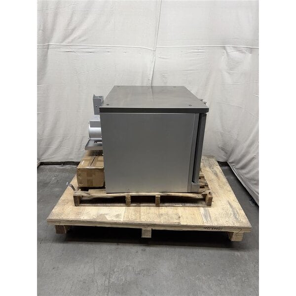 Scratch and Dent MainStreet Equipment EC1-C Single Deck Electric Full Size Convection Oven with Legs - 208V, 3 / 1 Phase, 11 kW