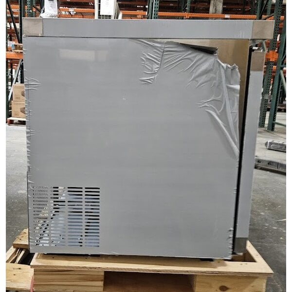 Scratch and Dent Avantco AU-60R 60" Undercounter Refrigerator