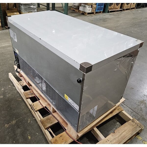 Scratch and Dent Avantco AU-60R 60" Undercounter Refrigerator