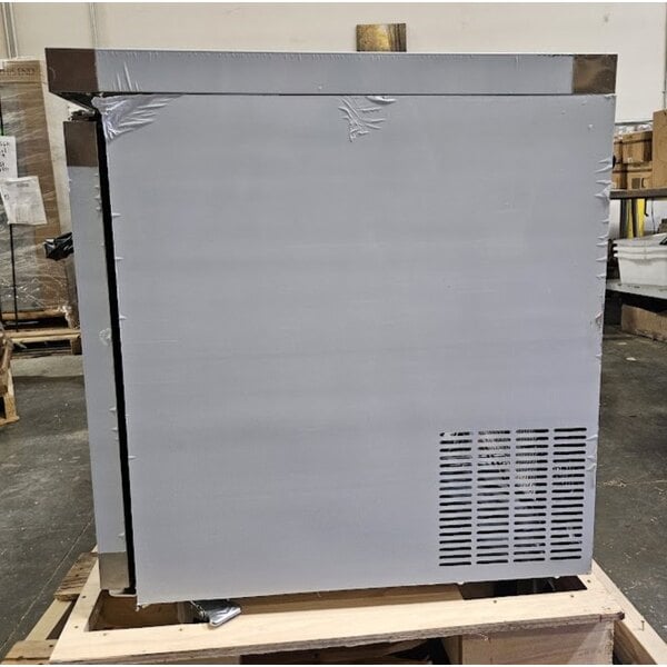 Scratch and Dent Avantco AU-60R 60" Undercounter Refrigerator