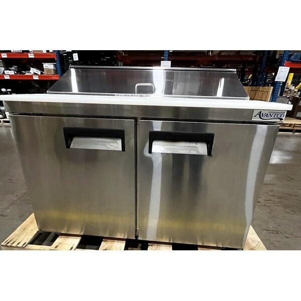Scratch and Dent Avantco APT-48-HC 47" 2 Door Refrigerated Sandwich Prep Table