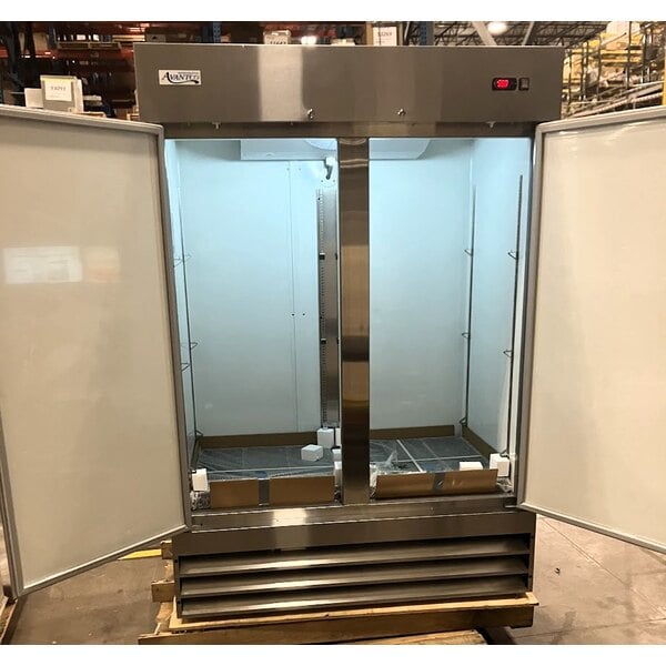 Scratch and Dent Avantco A-49R-HC 54" Solid Door Reach-In Refrigerator