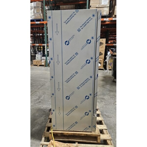Scratch and Dent Beverage-Air RB12HC-1S 24" Vista Series One Section Solid Door Reach-In Refrigerator - 12 cu. ft.