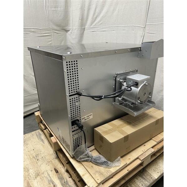 Scratch and Dent Cooking Performance Group FGC-100-N Single Deck Standard Depth Full Size Natural Gas Convection Oven with Legs - 54,000 BTU