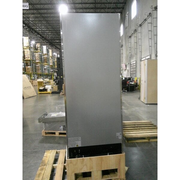 Scratch and Dent Avantco A-23F-HC 29" Solid Door Reach-In Freezer