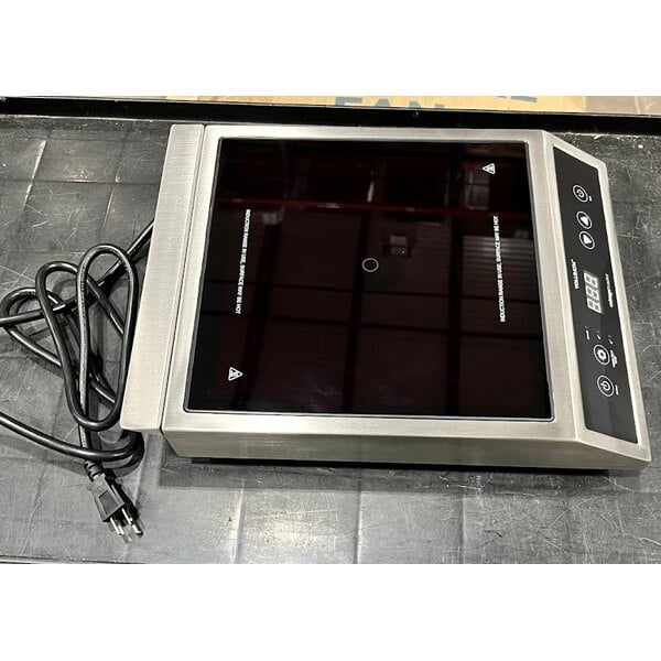 Scratch and Dent Vollrath 59300 Mirage® Cadet Countertop Induction Range 1800W - 120V