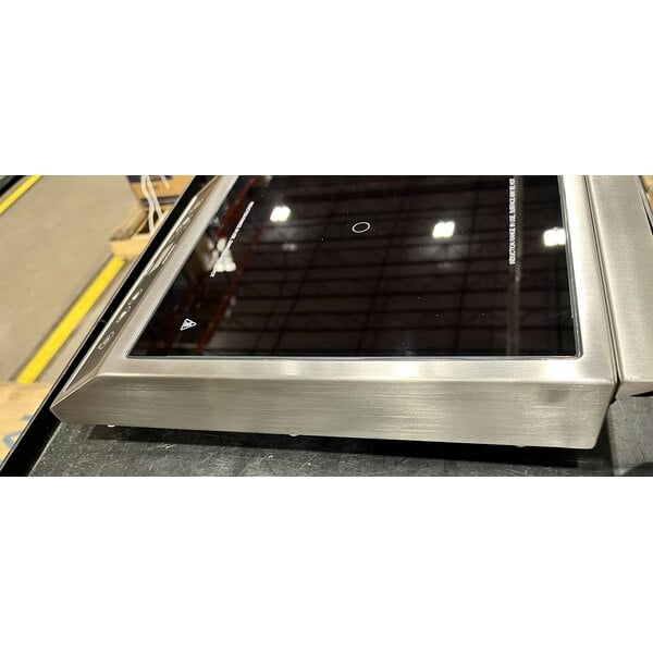 Scratch and Dent Vollrath 59300 Mirage® Cadet Countertop Induction Range 1800W - 120V