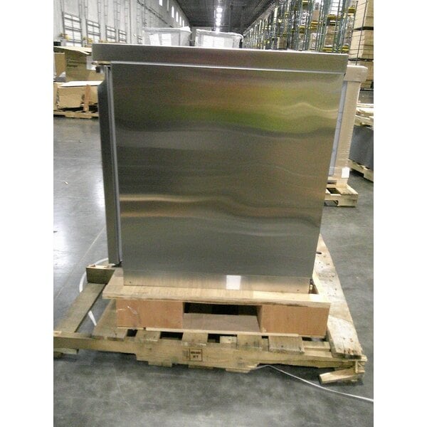 Scratch and Dent Avantco ZUC-27R-HC 27" Front Breathing Undercounter Refrigerator