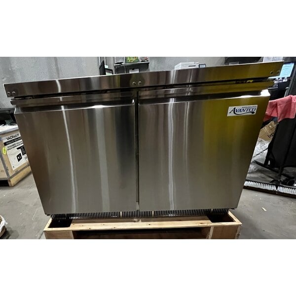 Scratch and Dent Avantco SS-CFT-48-HC 48" Stainless Steel Refrigerated Salad Bar / Cold Food Table