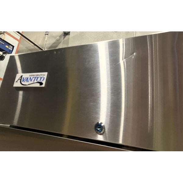 Scratch and Dent Avantco A-23R-HC 29" Solid Door Reach-In Refrigerator