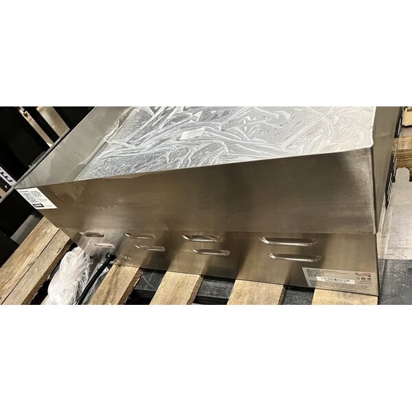 Scratch and Dent Avantco EG24N 24" Electric Countertop Griddle - 208/240V, 2675W-3560W