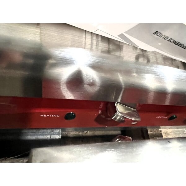 Scratch and Dent Avantco EG24N 24" Electric Countertop Griddle - 208/240V, 2675W-3560W
