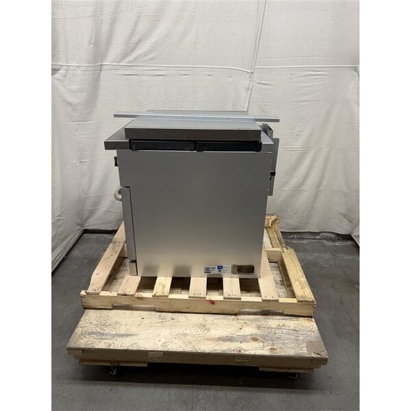 Scratch and Dent Cooking Performance Group S24-N Natural Gas 4 Burner 24" Range with Space Saver Oven - 150,000 BTU