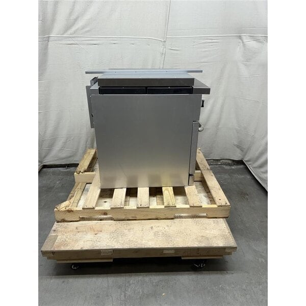 Scratch and Dent Cooking Performance Group S24-N Natural Gas 4 Burner 24" Range with Space Saver Oven - 150,000 BTU