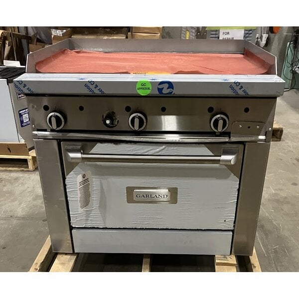 Scratch and Dent Garland G36-G36R Natural Gas 36" Range with 36" Griddle and Standard Oven - 92,000 BTU