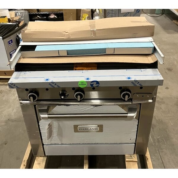 Scratch and Dent Garland G36-G36R Natural Gas 36" Range with 36" Griddle and Standard Oven - 92,000 BTU
