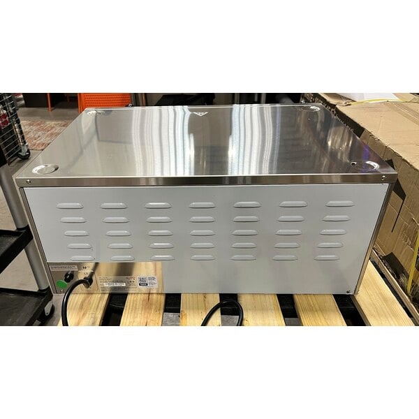 Scratch and Dent Avantco DPO-18-S Single Deck Countertop Pizza/Bakery Oven - 1700W, 120V