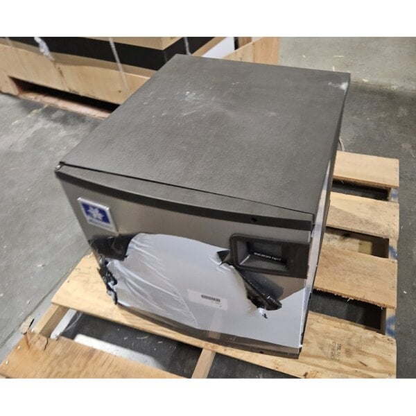 Scratch and Dent Manitowoc IDP0420A-161 Indigo NXT iP0420 22" Air-Cooled Full Dice Cube Ice Machine - 463 lb., 115V, 1 Phase
