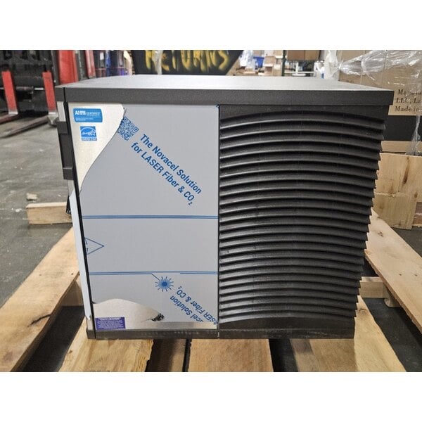 Scratch and Dent Manitowoc IDP0420A-161 Indigo NXT iP0420 22" Air-Cooled Full Dice Cube Ice Machine - 463 lb., 115V, 1 Phase