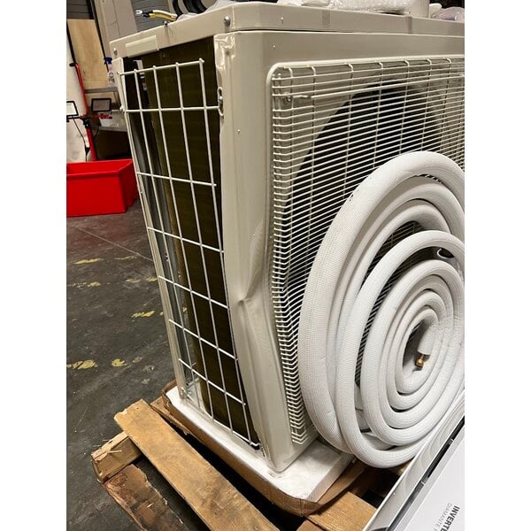 Scratch and Dent Pioneer Diamante Pro WYT-20 WYT036GLSI20RL High Wall-Mounted Ductless Mini Split AC / Heat Pump System - 19 SEER2, 36,000 BTU, 208-230V