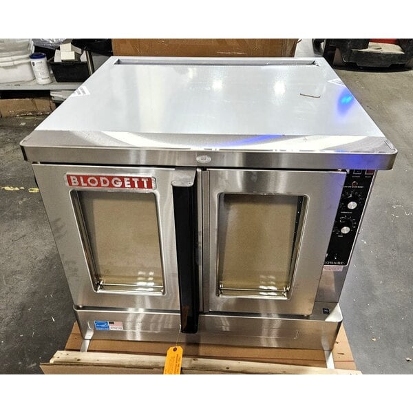 Scratch and Dent Blodgett ZEPHAIRE-100-E Single Deck Full Size Standard Depth Electric Convection Oven with Draft Diverter -220/240V, 3 Phase, 11kW