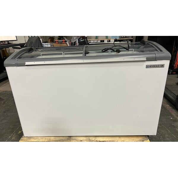 Scratch and Dent Beverage-Air BDC-HC-8 Hydrocarbon Series 50" Ice Cream Dipping Cabinet