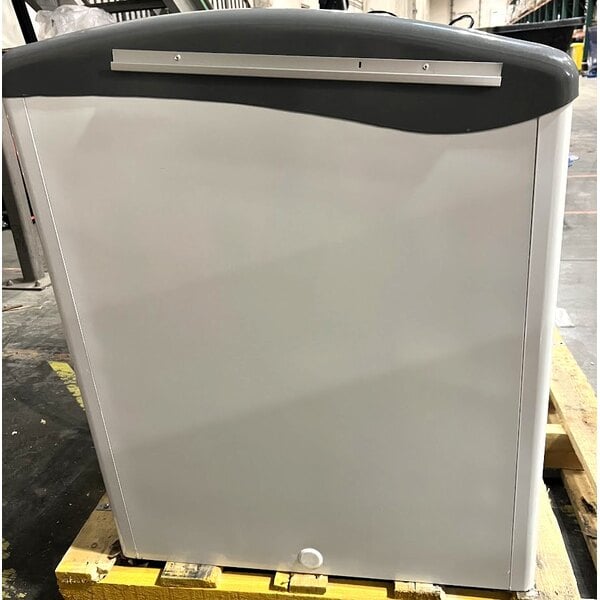 Scratch and Dent Beverage-Air BDC-HC-8 Hydrocarbon Series 50" Ice Cream Dipping Cabinet