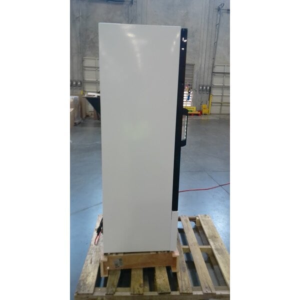 Scratch and Dent Avantco GDC-10-HC 21 5/8" White Swing Glass Door Merchandiser Refrigerator with LED Lighting