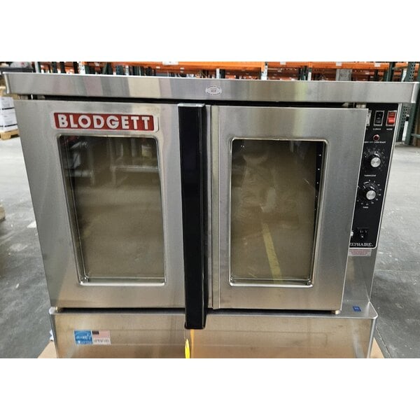 Scratch and Dent Blodgett ZEPHAIRE-100-E Single Deck Full Size Standard Depth Electric Convection Oven with Draft Diverter -220/240V, 3 Phase, 11kW