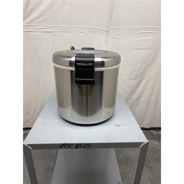 Scratch and Dent Zojirushi THA-803SA 88 Cup (Cooked) Stainless Steel Electric Rice Warmer with Removable Pot - 120V, 77W