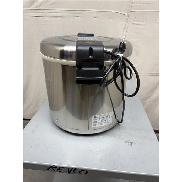 Scratch and Dent Zojirushi THA-803SA 88 Cup (Cooked) Stainless Steel Electric Rice Warmer with Removable Pot - 120V, 77W