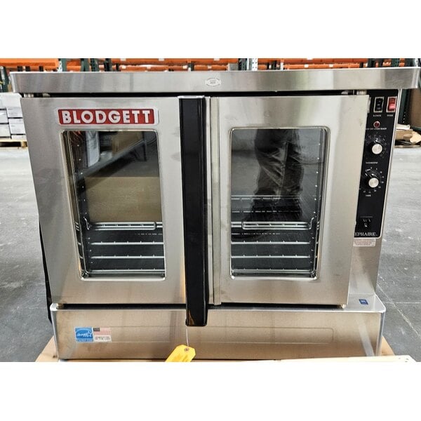 Scratch and Dent Blodgett ZEPHAIRE-100-E Single Deck Full Size Standard Depth Electric Convection Oven with Draft Diverter -220/240V, 3 Phase, 11kW