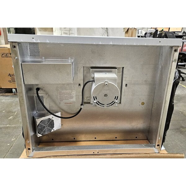 Scratch and Dent Blodgett ZEPHAIRE-100-E Single Deck Full Size Standard Depth Electric Convection Oven with Draft Diverter -220/240V, 3 Phase, 11kW