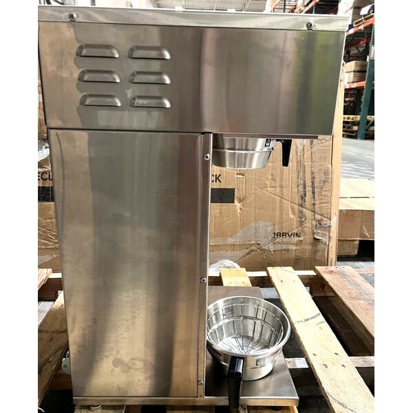 Scratch and Dent Curtis D1000GT12A000 14 3/4" Twin Airpot Coffee Brewer - 220V