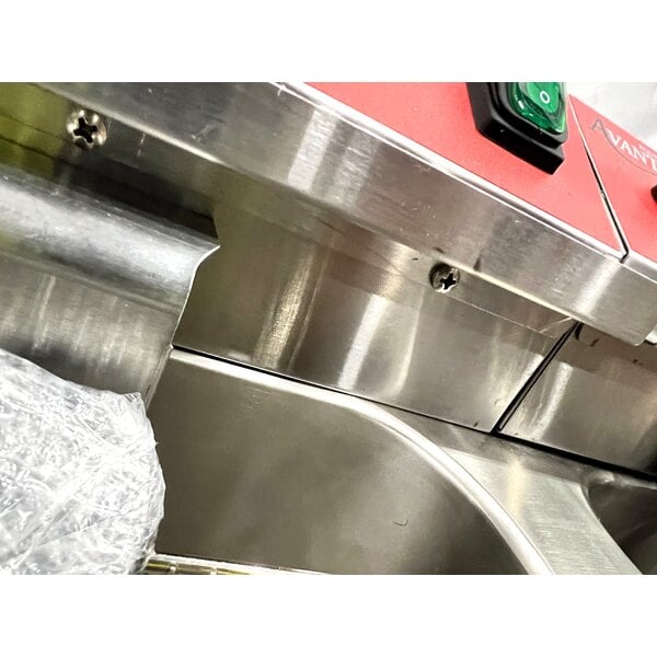Scratch and Dent Avantco F202 30 lb. Dual Tank Medium-Duty Electric Countertop Fryer - 208-240V, 5400/7200W
