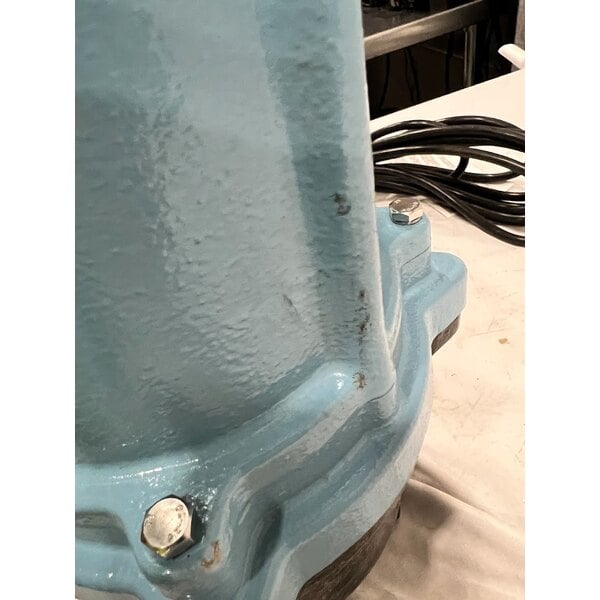 Scratch and Dent Little Giant 10SC Series 511431 2" Automatic Sewage / Effluent Pump with Integral Snap-Action Float Switch - 115V, 1 Phase, 1230W