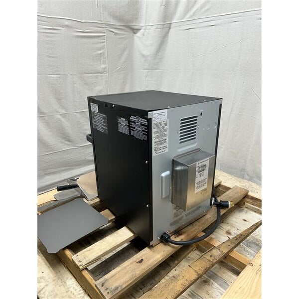 Scratch and Dent Merrychef eikon e1s Classic High-Speed Accelerated Cooking Countertop Oven - 208/240V