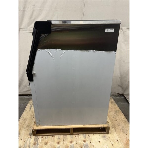 Scratch and Dent Avantco Ice BIN40022 22" Ice Storage Bin with Metallic Alloy Exterior - 383 lb.