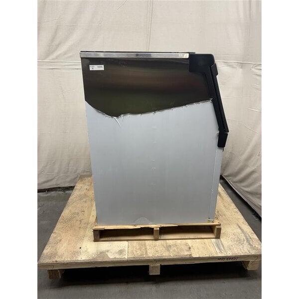 Scratch and Dent Avantco Ice BIN40022 22" Ice Storage Bin with Metallic Alloy Exterior - 383 lb.