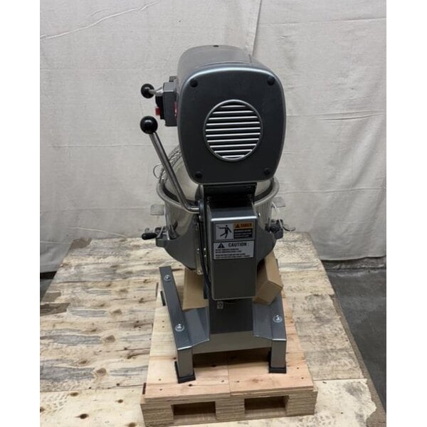 Scratch and Dent Avantco MX20H 20 Qt. Planetary Stand Mixer with Guard & Standard Accessories - 120V, 1 1/2 hp