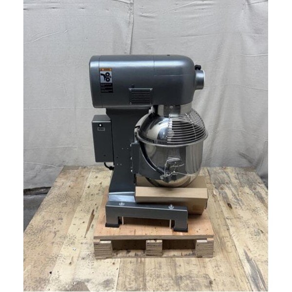 Scratch and Dent Avantco MX20H 20 Qt. Planetary Stand Mixer with Guard & Standard Accessories - 120V, 1 1/2 hp