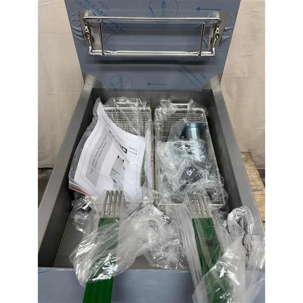 Scratch and Dent Dean by Frymaster SR114E Super Runner Economy 40 lb. Electric Floor Fryer - 240V, 1 Phase